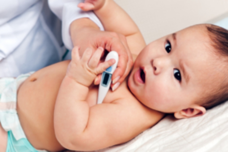 Cẩm nang chăm sóc trẻ sơ sinh bị sốt hiệu quả ngay tại nhà 2