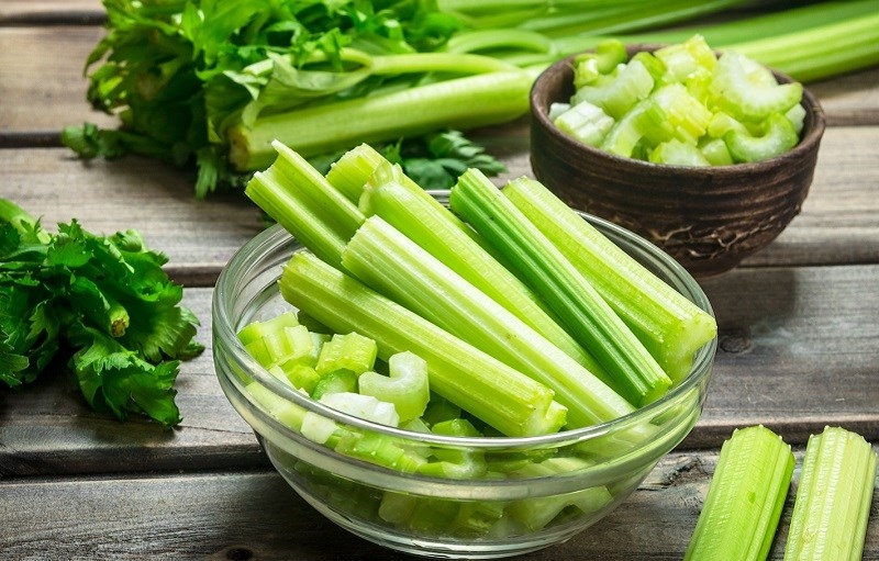 phu-nu-mang-thai-co-duoc-an-rau-can-tay-khong-3