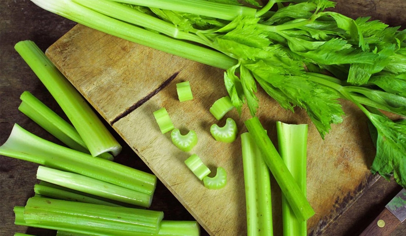 phu-nu-mang-thai-co-duoc-an-rau-can-tay-khong-2