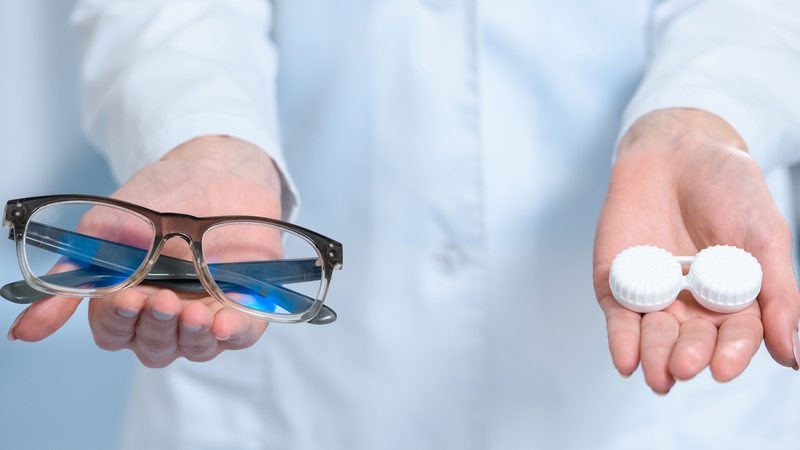 Cận 5 độ có đeo kính áp tròng được không? 2