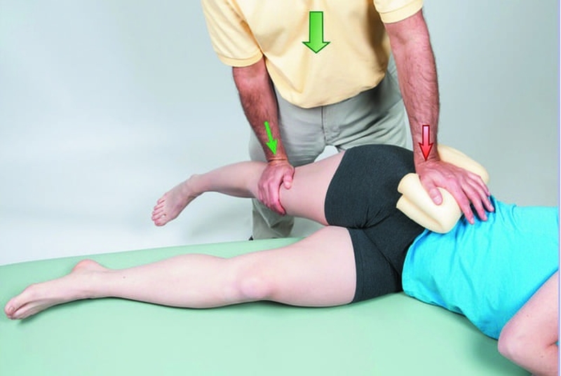 Cần làm gì khi đá bóng bị đau háng 2