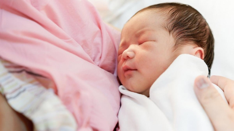 Cần làm gì khi trẻ sơ sinh thiếu canxi 1