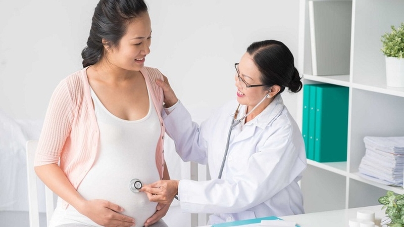 Cạn ối có đẻ thường được không? Hiểu đúng về tình trạng cạn ối khi sinh 4