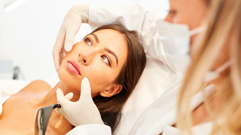 Căng da mặt chỉ vàng: Ưu và nhược điểm nổi bật 3