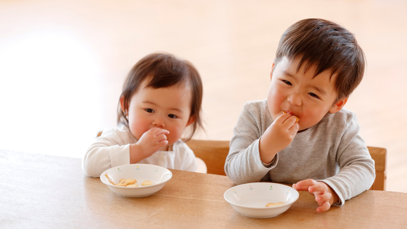 Cung cấp đủ canxi giúp trẻ ăn ngon miệng, ngủ sâu giấc