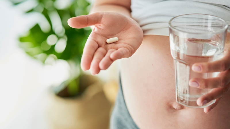 Phụ nữ mang thai cần bổ sung canxi