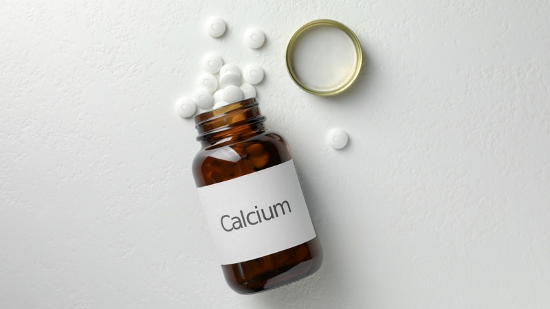 Canxi vô cơ là gì? Canxi vô cơ là một dạng khoáng chất không liên kết với các hợp chất hữu cơ