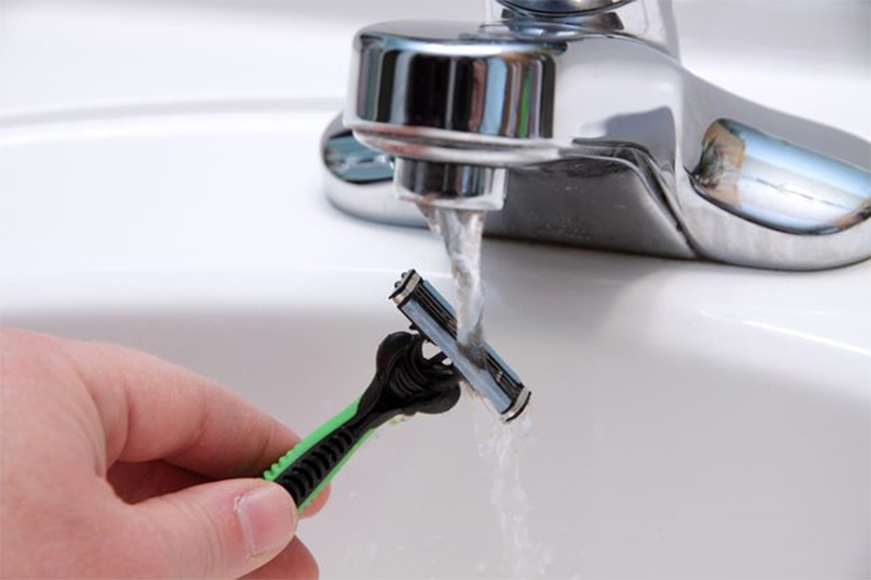 Góc hỏi đáp: Tại sao cạo lông chân lại bị ngứa? 3