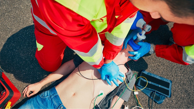 CPR là kỹ thuật quan trọng giúp duy trì tuần hoàn và hô hấp khi ngừng tim, ngừng thở