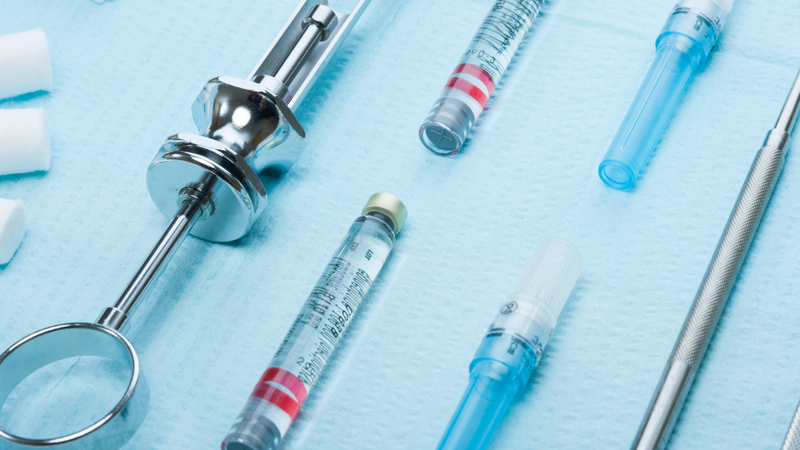 Cắt tuyến mồ hôi nách có đau không?