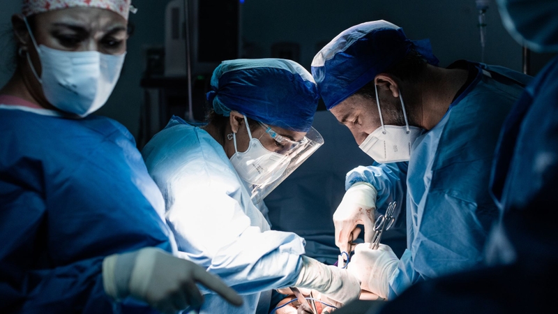 Phẫu thuật cắt tuyến mồ hôi nách là giải pháp được nhiều người lựa chọn