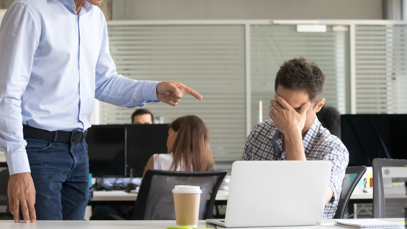 Yếu tố môi trường và quan hệ xã hội là một trong những nguyên nhân gây cáu kỉnh