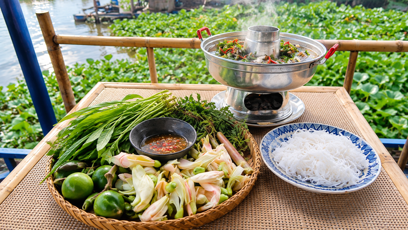 Lẩu bần là món ăn đặc sản đậm đà hương vị miền Tây