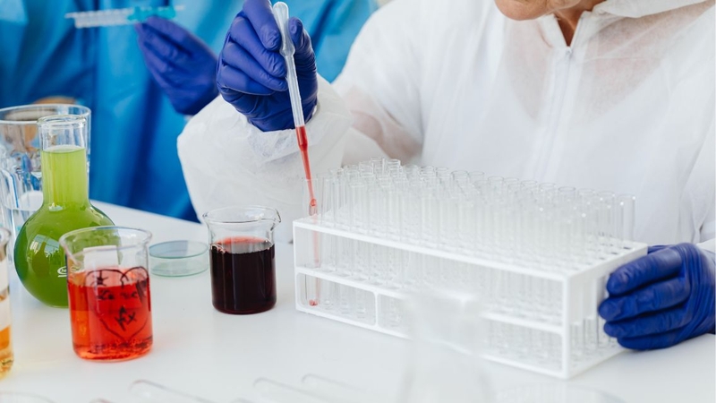 Mẫu máu cần theo dõi đủ số ngày trước khi quyết định âm tính