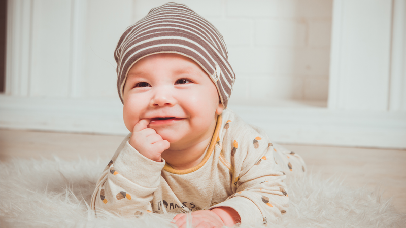 Mùi hương từ dầu còn mang lại hiệu ứng thư giãn nhẹ cho bé