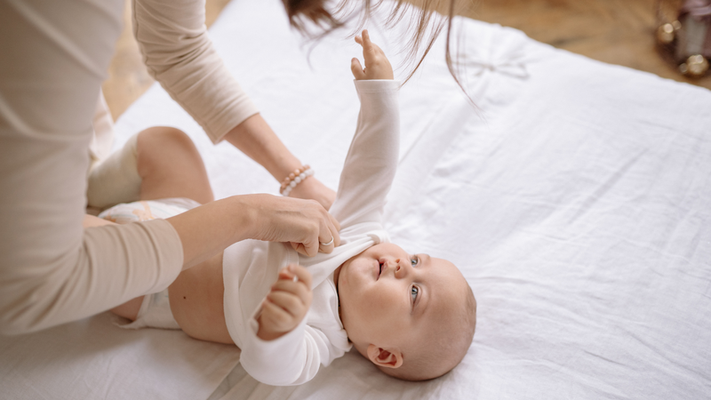 Cần kiểm soát liều lượng mỗi khi sử dụng dầu giữ ấm cho trẻ