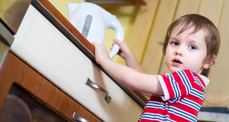 Cha mẹ nên làm gì khi trẻ nhỏ bị bỏng? 2