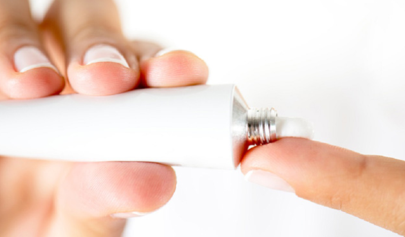 Chữa chàm đồng tiền bằng thuốc da liễu bôi ngoài da