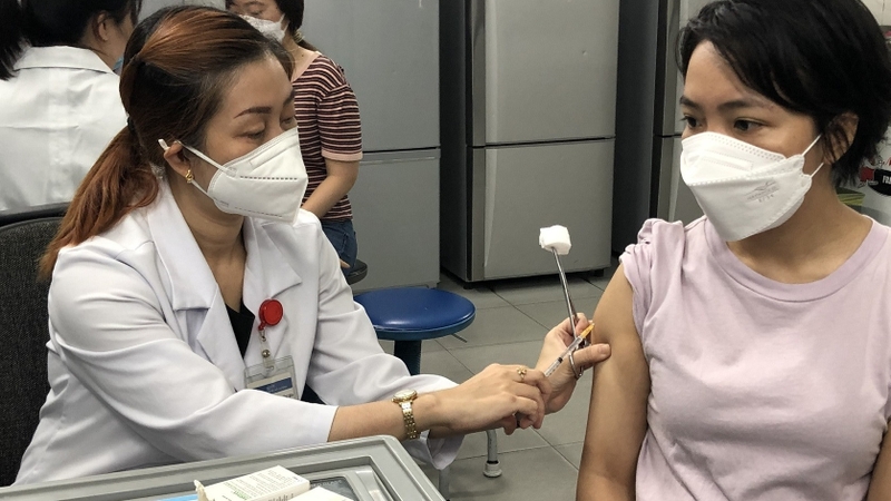 Người chăm sóc cũng nên tiêm vắc xin phòng bệnh bạch hầu