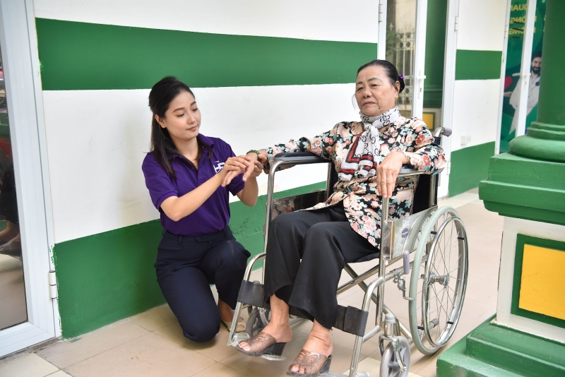 Chăm sóc bệnh nhân xuất huyết não như thế nào? 2