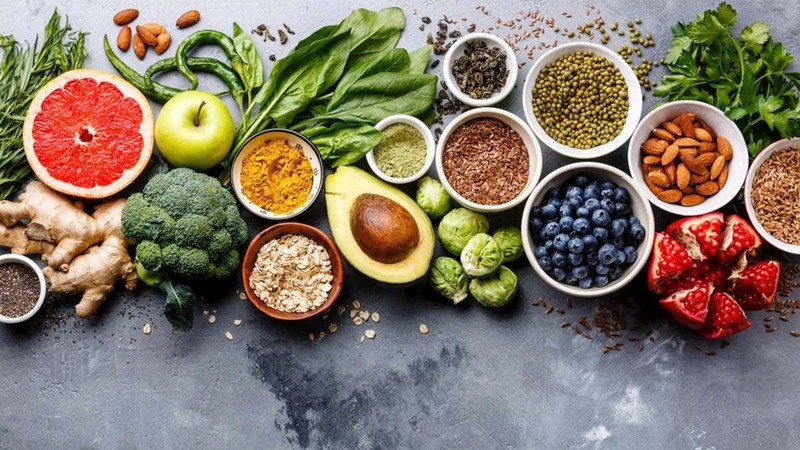 Tăng cường rau xanh, trái cây tươi giúp làn da tươi sáng hơn