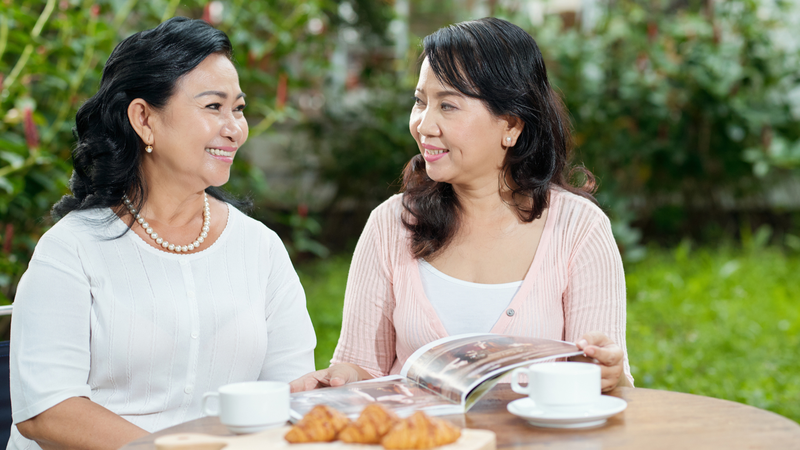 Gặp gỡ bạn bè giúp người cao tuổi giảm cảm giác cô đơn