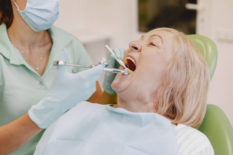 Chăm sóc sức khỏe răng miệng cho người lớn tuổi 1