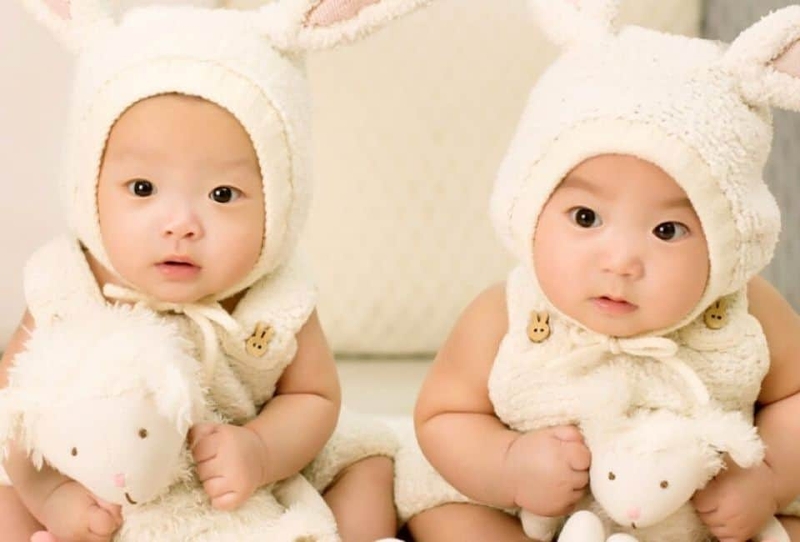 Chăm sóc trẻ sinh đôi như thế nào? 2