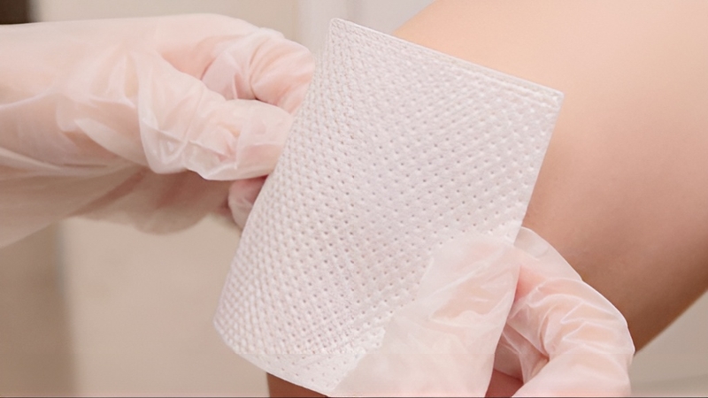 Chăm sóc vết thương hở đúng cách với băng gạc