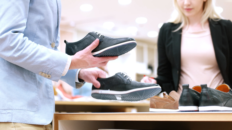 Chọn giày phù hợp giúp hỗ trợ cải thiện triệu chứng bàn chân bẹt