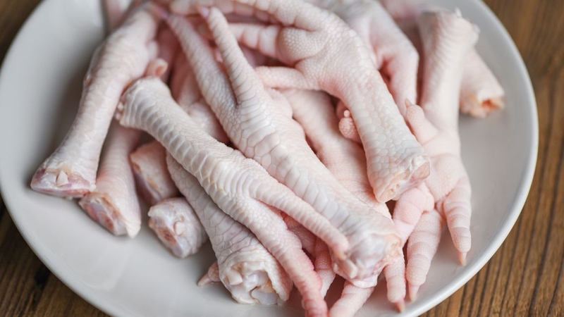 Chân gà: Thành phần dinh dưỡng và lợi ích sức khỏe bạn nên biết 1