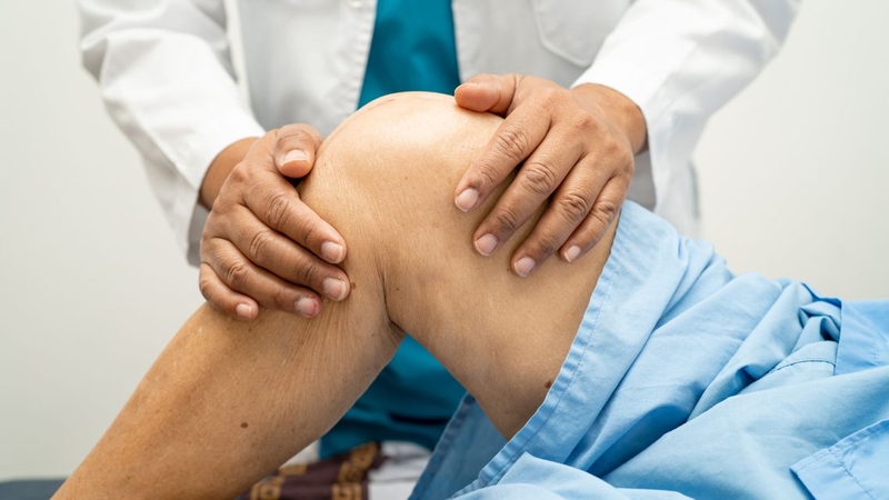 Nên đi khám bác sĩ khi các dấu hiệu chấn thương rõ ràng và nghiêm trọng
