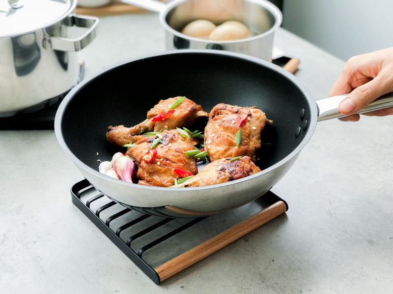 Dùng chảo sai cách có thể gây nguy hiểm