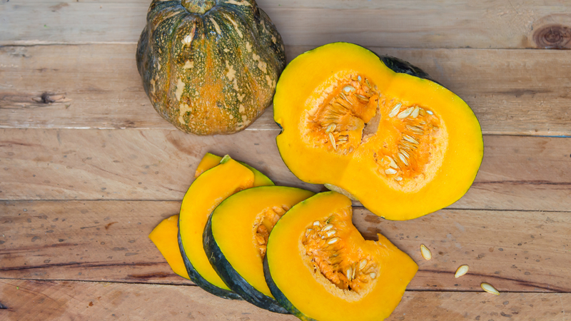 Cháo cua biển bí đỏ ngọt cho bé cần tăng cân và bổ sung năng lượng