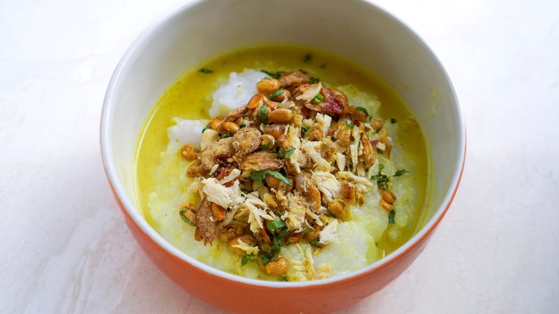 Không cho bé ăn cháo cua biển quá thường xuyên