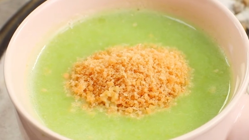 Cháo đậu Hà lan với cua giàu đạm