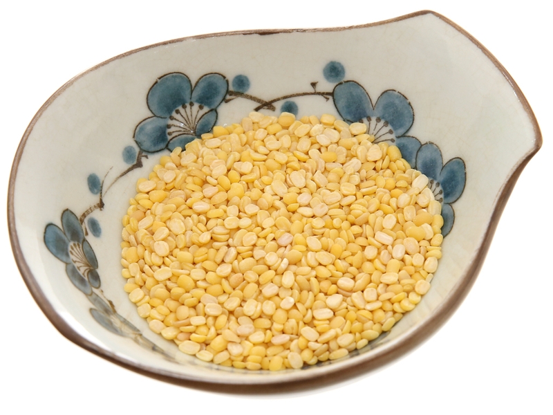 Đậu xanh với nhiều chất xơ và khoáng chất giúp bé phát triển về cả trí não lẫn thể chất