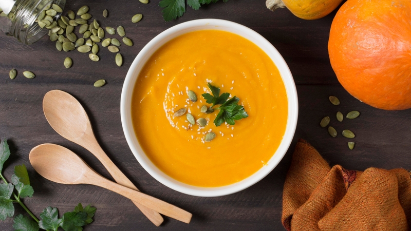 Bí đỏ giàu beta-caroten, có lợi cho sự phát triển trí não và thị lực của trẻ