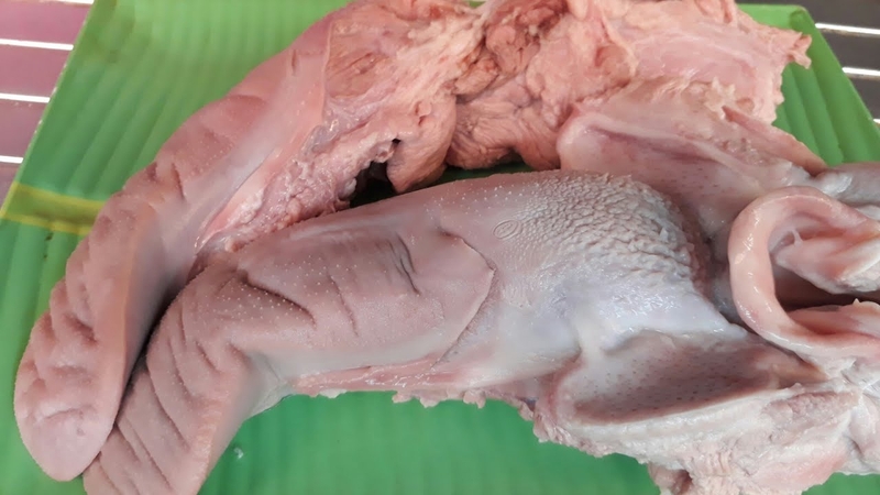 Chọn lưỡi heo tươi ngon để đảm bảo an toàn thực phẩm cho bé