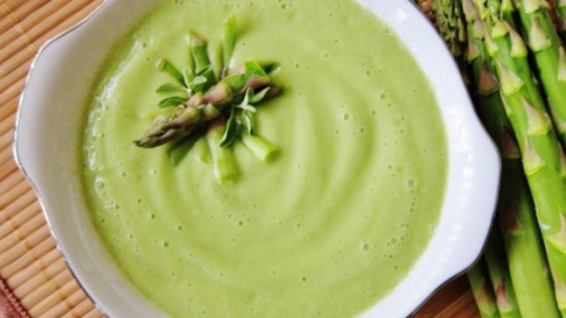 Cháo măng tây cho bé ăn dặm thơm ngon