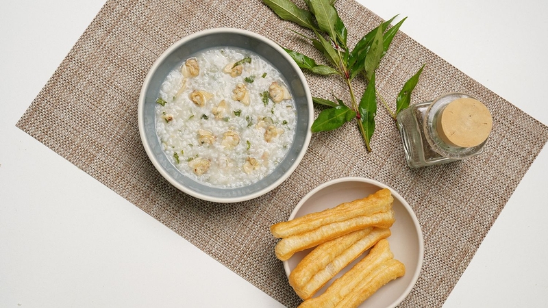 Cháo ngao với rau mồng tơi lợi tiểu, giải cảm