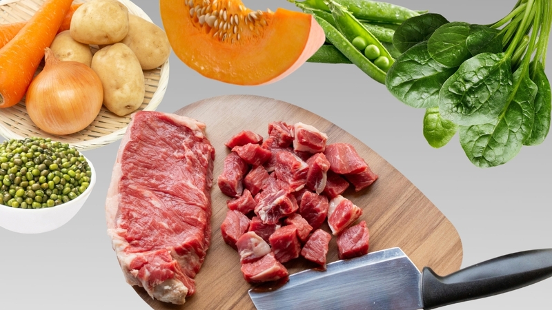 Nên chọn thịt bò tươi, mềm, màu đỏ tự nhiên và có nguồn gốc rõ ràng để nấu cháo cho bé