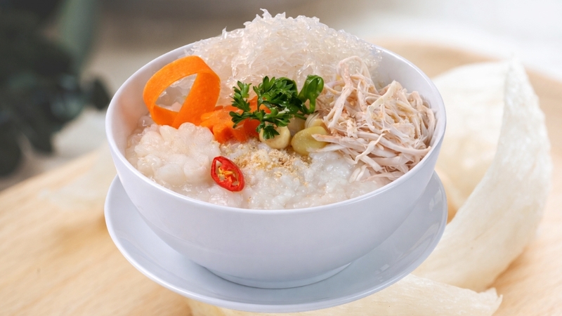 Cháo tổ yến là món ăn mềm, dễ tiêu, giúp bổ sung dinh dưỡng và hỗ trợ phục hồi sức khỏe