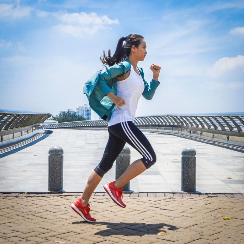 Chạy bộ có làm to chân không? Cách chạy bộ giúp đôi chân thon gọn 2