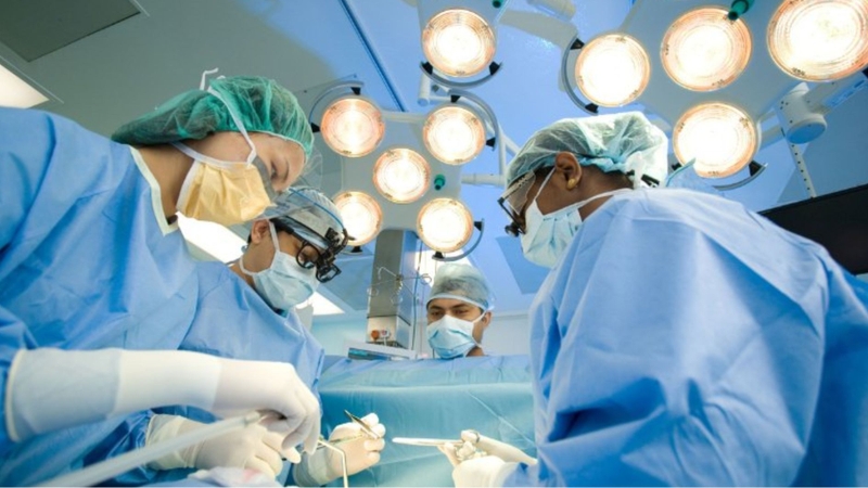 Chảy dịch sau mổ rò hậu môn là hiện tượng khá phổ biến