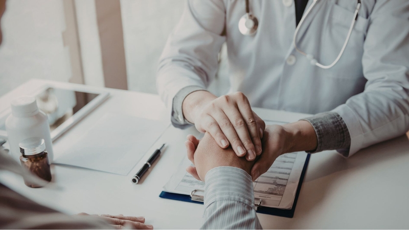 Trước khi phẫu thuật, người bệnh cần được thăm khám và đánh giá toàn diện