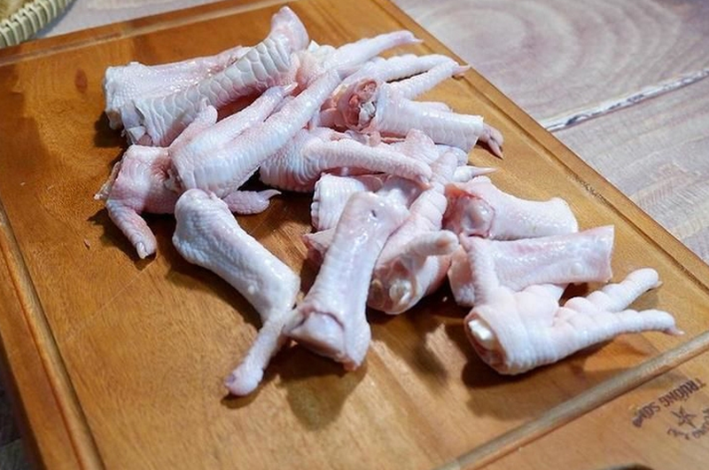 Chế biến món ngon với 3 cách ướp chân gà nướng lạ miệng 1