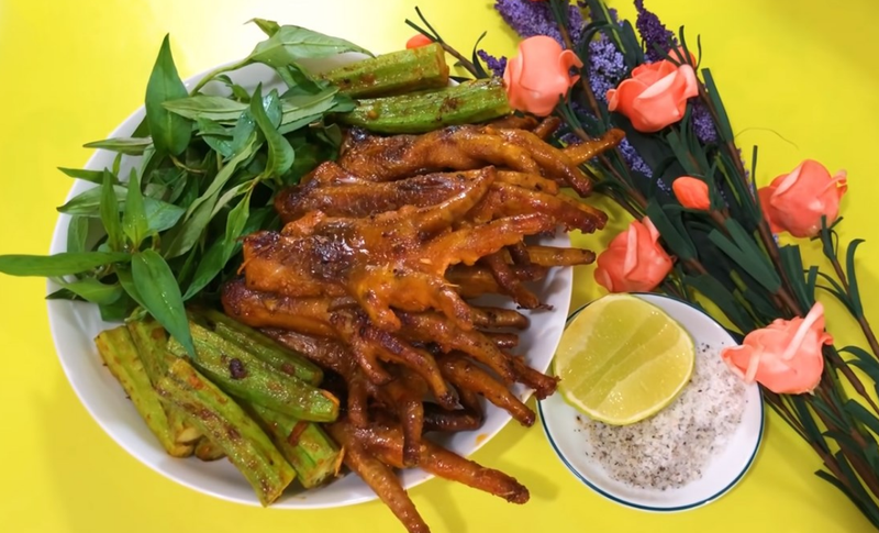 Chế biến món ngon với 3 cách ướp chân gà nướng lạ miệng 4