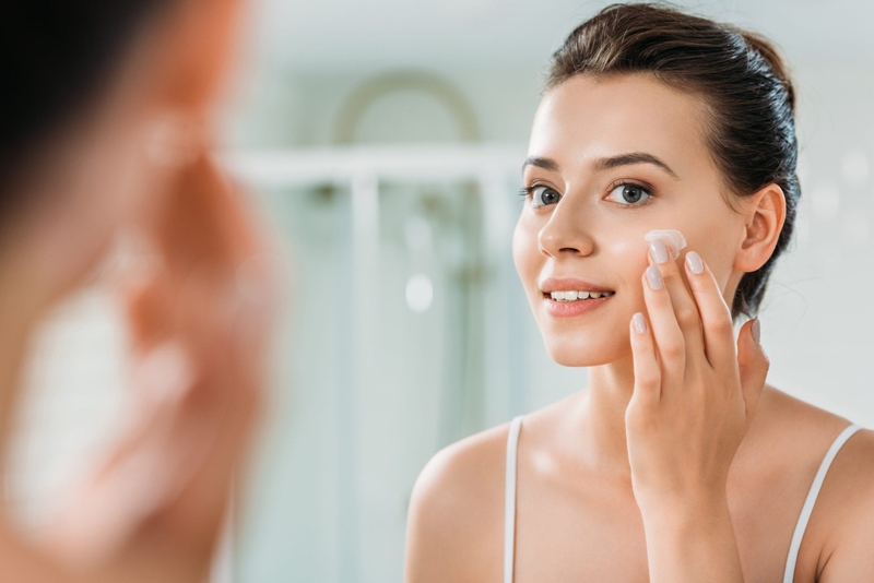 Chăm sóc da tại spa kết hợp skincare đúng cách giúp duy trì làn da khỏe mạnh lâu dài