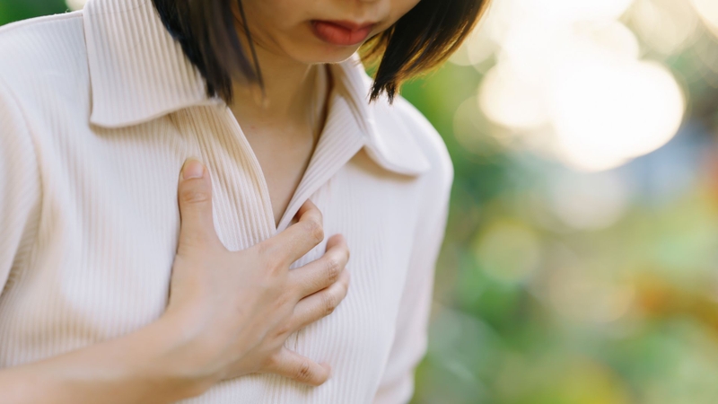 Nhồi máu cơ tim hoặc hẹp tĩnh mạch phổi là biến chứng hiếm gặp nhưng có thể xảy ra